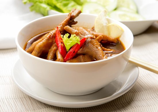 Ciorba de pui a la grec: rețeta preferată a românilor de pretutindeni!