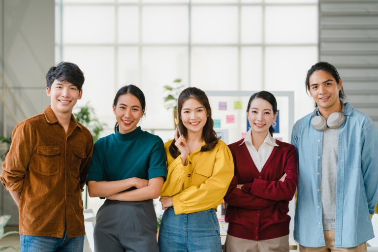 Recrutarea de personal asiatic în industrii cheie: Găsește cei mai buni profesioniști din Asia pentru afacerea ta